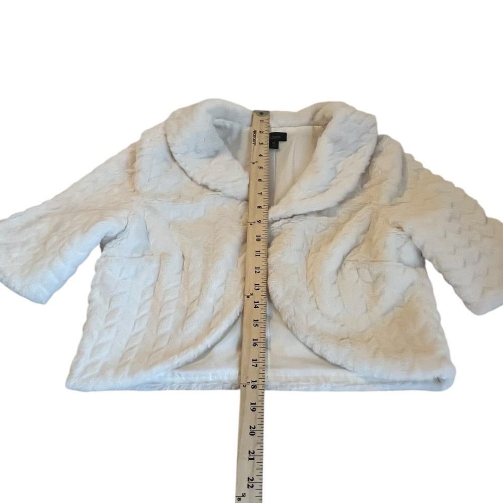 Tacera Ivory Textured Cropped Jacket – Size Medium – Bridal / Formal Bolero - Picture 4 of 10